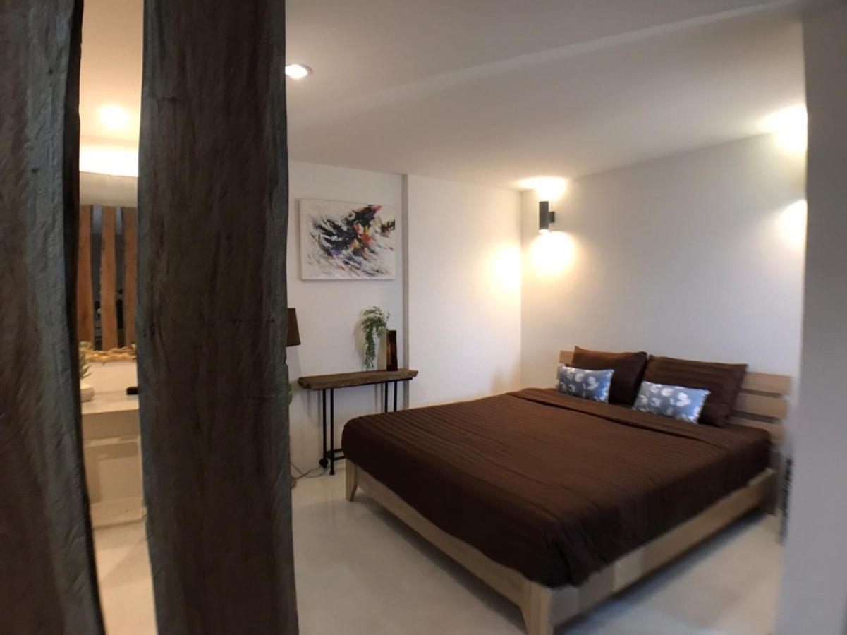 8th House @ Center Of Chiangmai Old Town צ'יאנג מאי