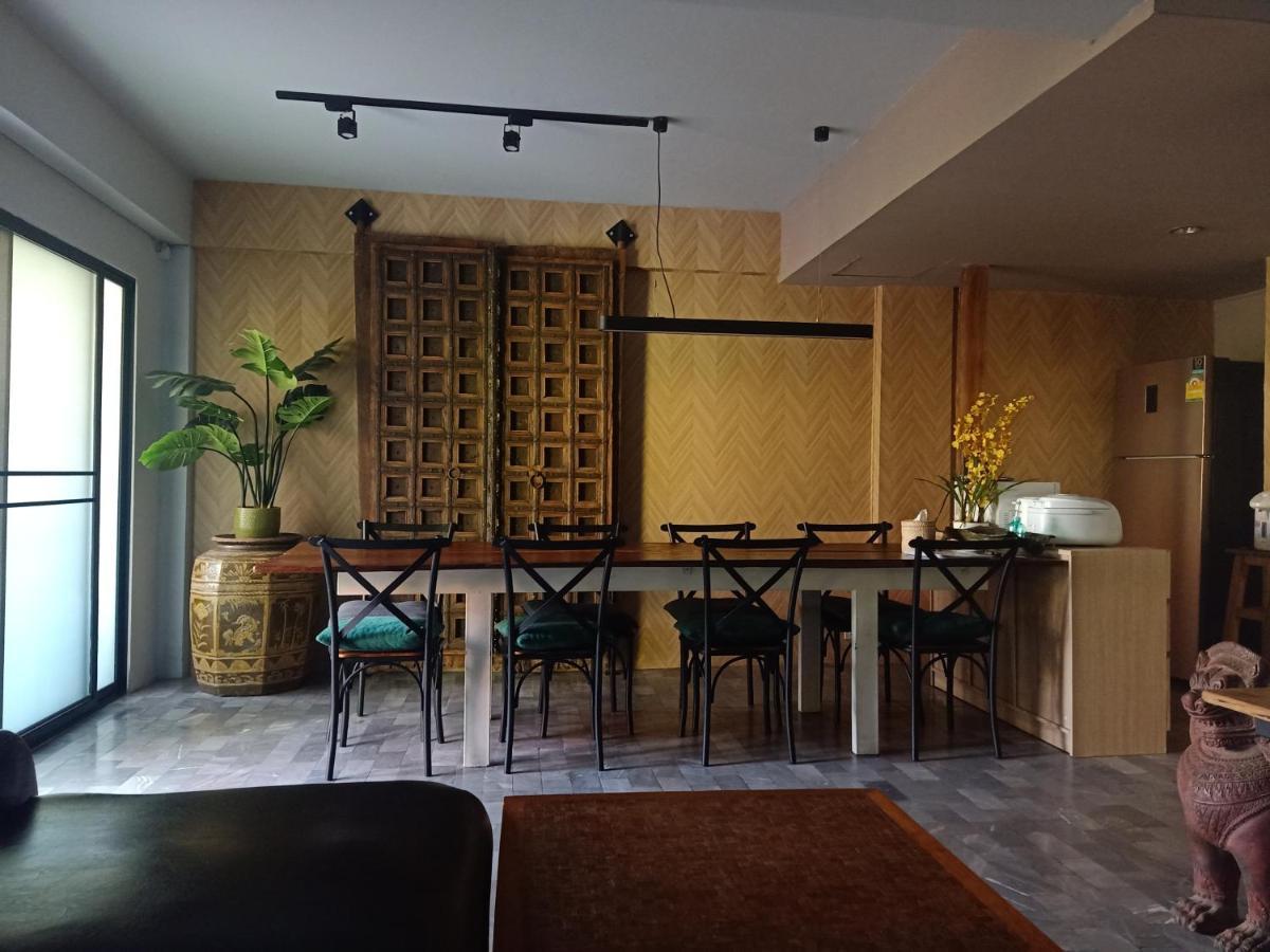 8th House @ Center Of Chiangmai Old Town