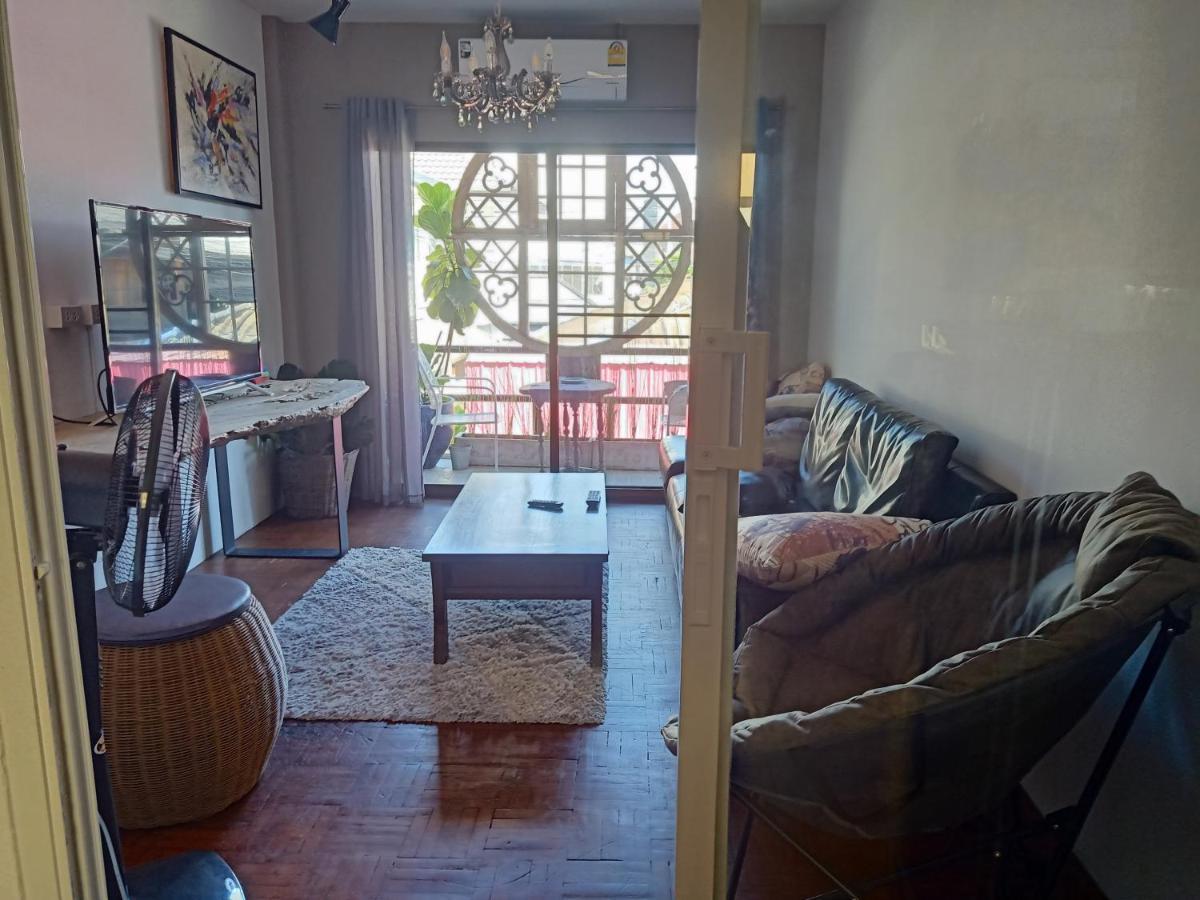 8th House @ Center Of Chiangmai Old Town